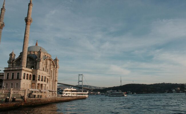 Istanbul private family tour — Hagia Sophia, Bosphorus & Grand Bazaar