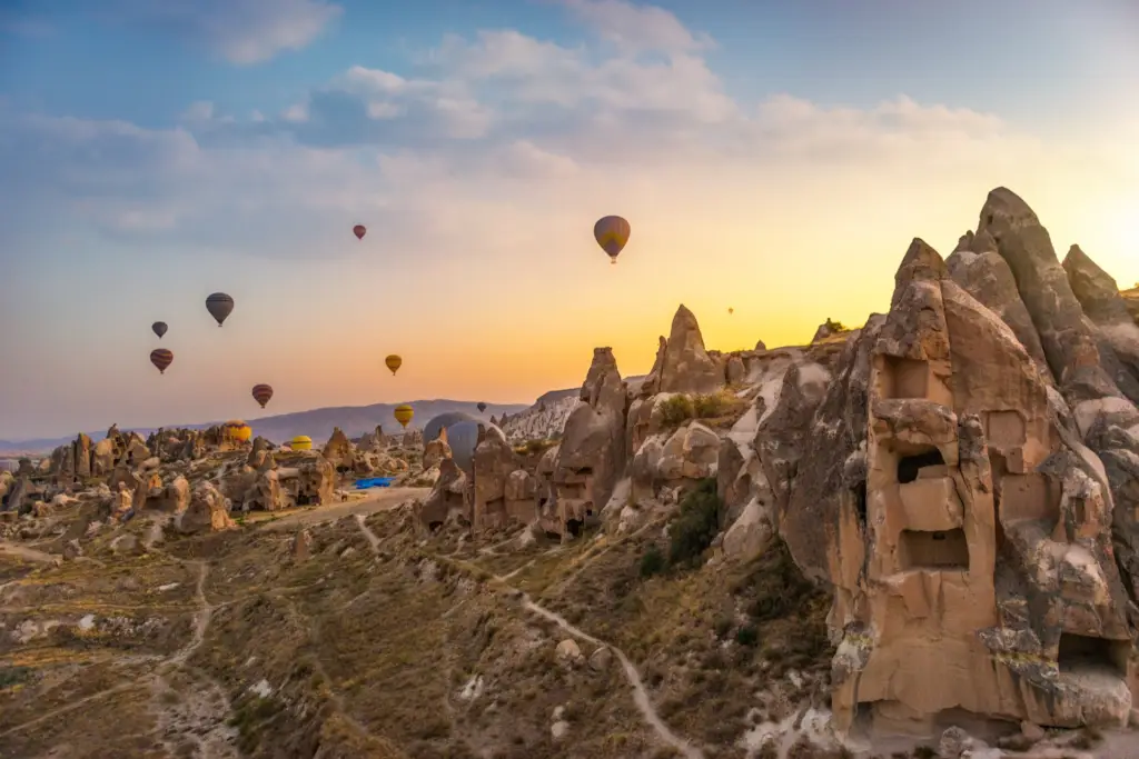 Cappadocia private tour — hot air balloons, cave hotels & fairy chimneys